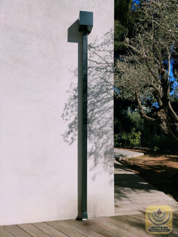 Installation de boites à eaux en aluminium sur une villa à toit plat dans le Var à Toulon. – Image 7